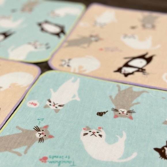 Kitten Cat Loves Move Japanese Handkerchief ❘ Hand Towel ❘ Face Towel (Blue) - Picture 4 of 5
